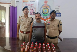 CG- अवैध शराब पर पुलिस का शिकंजा, 30 पौवा देशी शराब के साथ आरोपी गिरफ्तार; ₹550 नकद जब्त…