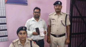 Railway Ticket Scam: रेलवे टिकटों का बड़ा खेल! मुख्य वाणिज्य लिपिक गिरफ्तार, WhatsApp चैट से खुला पूरा राज…